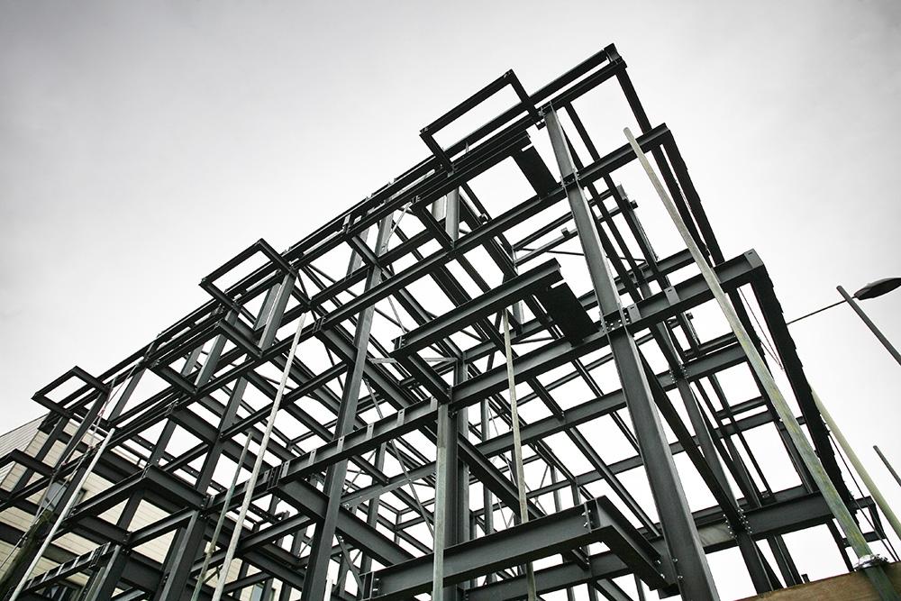 DISEÑO Y FABRICACIÓN DE ESTRUCTURAS METÁLICAS